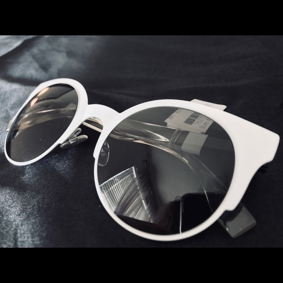 NWT FENDI Round Cat Eye Sunglasses - Picture 4 of 8